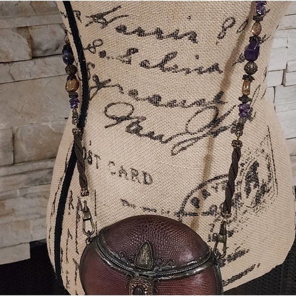 Maya Evangelista Hard Resin Cross Body Bag with Removable Beaded Strap - Picture 16 of 16